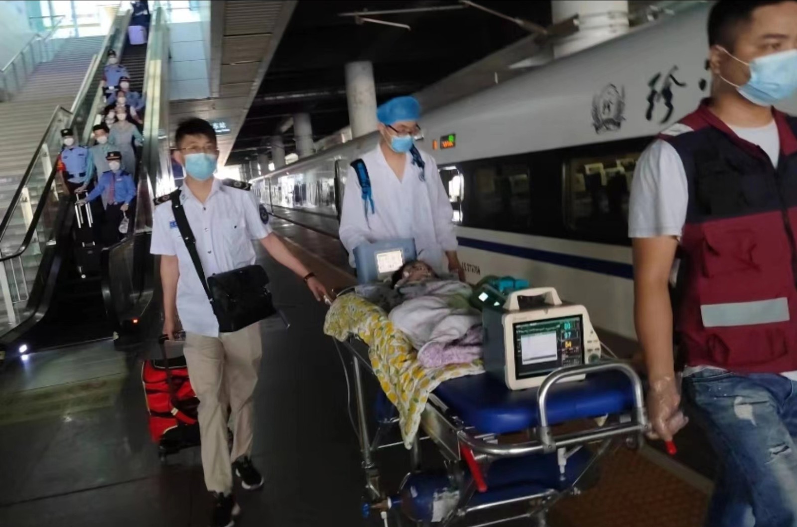 白城高铁转运公司